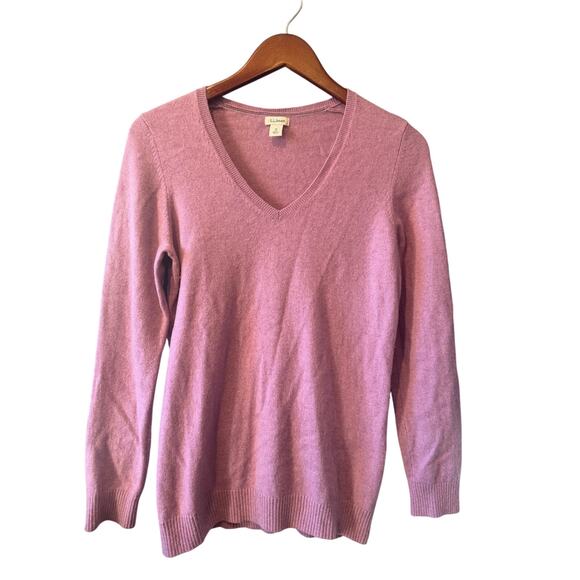 L.L. Bean | 100% Cashmere Purple V-Neck Sweater | Size Medium - Picture 2 of 6